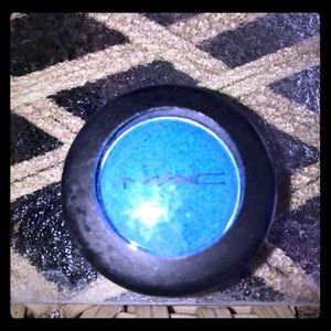 MAC Cosmetics Eyeshadow How Royal
